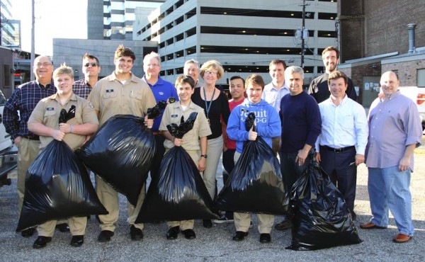 Sodality students and members of the Class of 1984 deliver items to the Harry Tompson Center at the culmination of last year's drive.