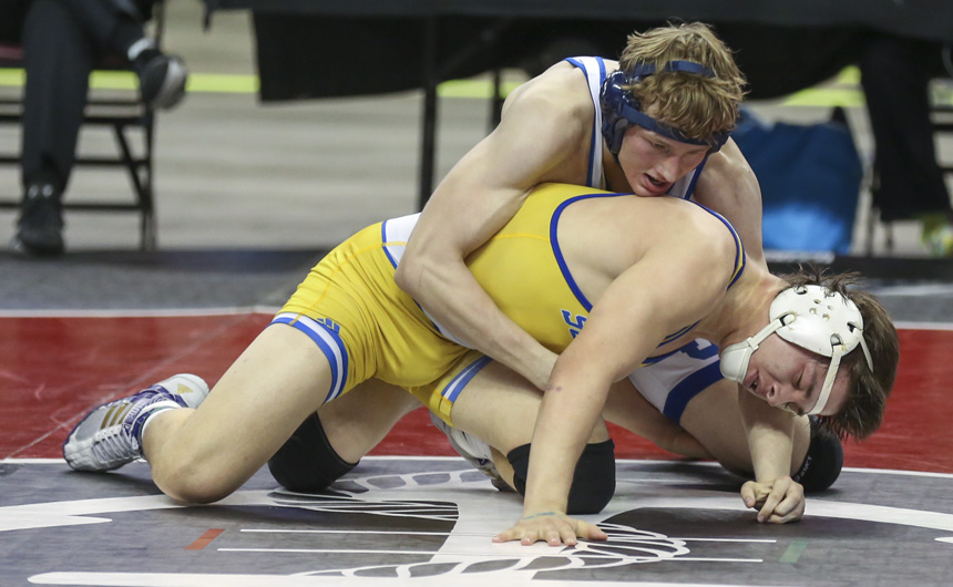 Nathan Koenig takes on Dustin Doucet in the D1 152 at the 2017 LHSAA State Wrestling Championships.