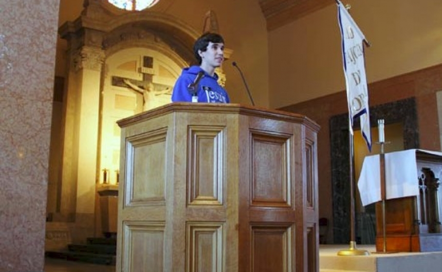 thanksgivingdrive_students_prayerservice_web_11272013_007