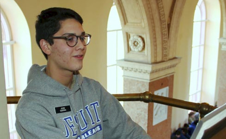 thanksgivingdrive_students_prayerservice_web_11272013_015