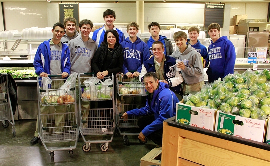 thanksgivingdrive_students_shoppingatroberts_11272013_041