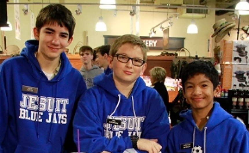 thanksgivingdrive_students_shoppingatroberts_11272013_054