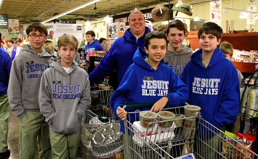 thanksgivingdrive_students_shoppingatroberts_11272013_061