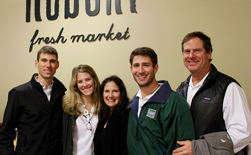 thanksgivingdrive_students_shoppingatroberts_11272013_121