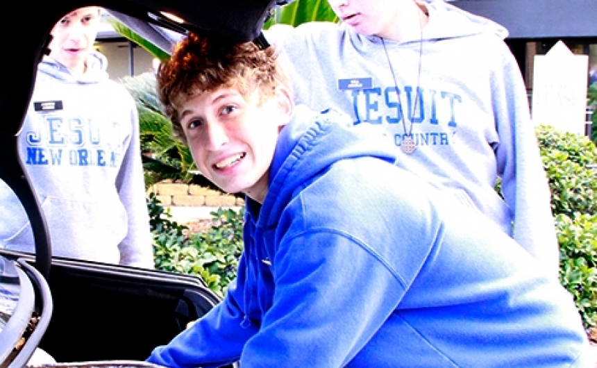 thanksgivingdrive_students_shoppingatroberts_11272013_127