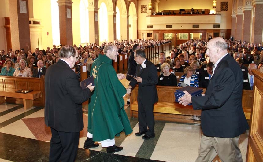homecoming-mass_reception_aoy_bill-babin74_10042014_140_web