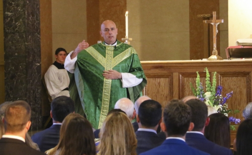 Alumni-Homecoming_20170930_Mass_047