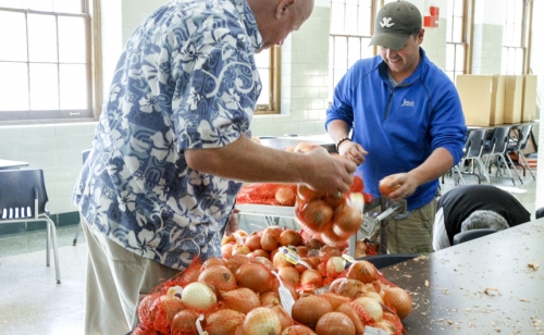 Alumni-Thanksgiving-Drive_20161122_Tuesday_007