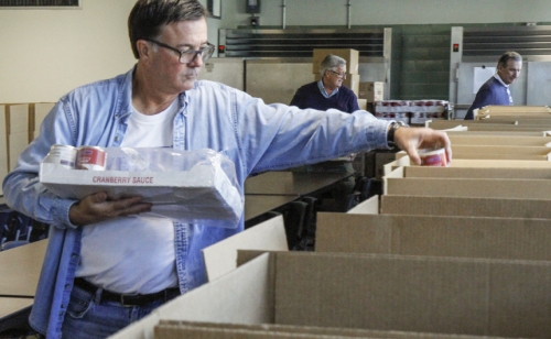 Alumni-Thanksgiving-Drive_20161122_Tuesday_015