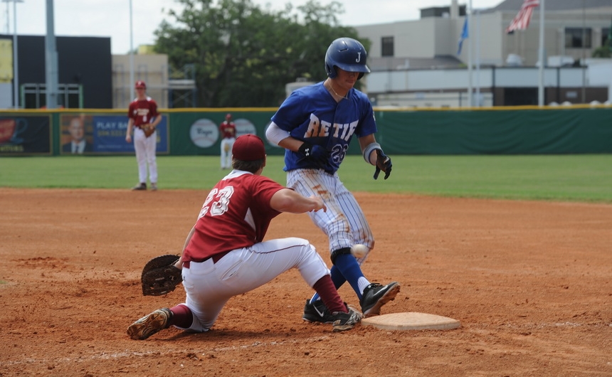 american-legion-2015_district-tourney_retif8vpeakebmw0_strout_06272015_07