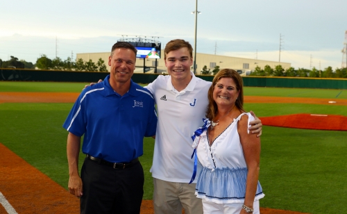 50071937112_f7ad58f079_k