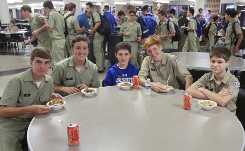 Student-Life_20160825_Big-Brother-Lunch_017