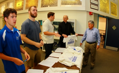 Book Day 2016_Seniors_Juniors_Sophomores_08092016_10