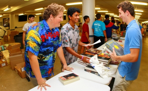 Book Day 2016_Seniors_Juniors_Sophomores_08092016_15A