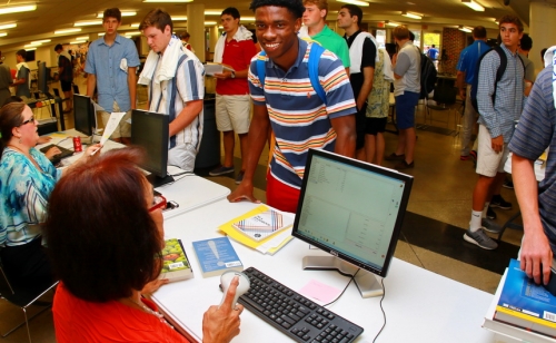 Book Day 2016_Seniors_Juniors_Sophomores_08092016_16