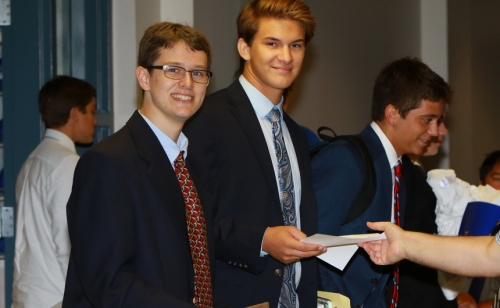 Book Day 2016_Seniors_Juniors_Sophomores_08092016_33