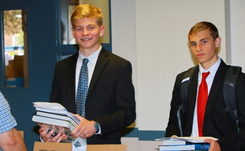 Book Day 2016_Seniors_Juniors_Sophomores_08092016_35