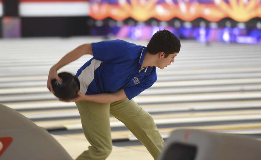 bowling_20150319_jhsvsbm_seniordaydsc_4424web