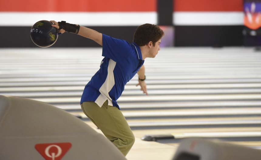 bowling_20150319_jhsvsbm_seniordaydsc_4599web