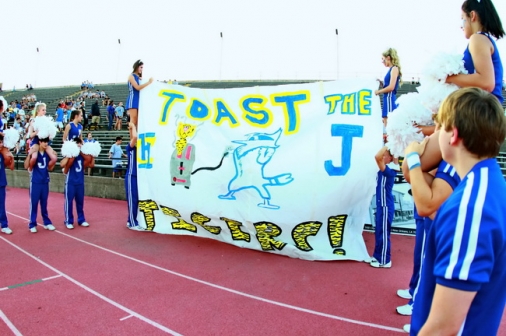 football_2012_jhs_v_holy_cross_gar_090712_02