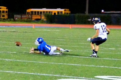 football_2012_jhs_v_holy_cross_gar_090712_23