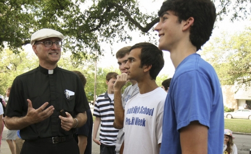 Fr-Fitzgerald_20110422_Online-Gallery_006