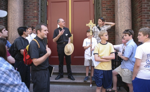 Fr-Fitzgerald_20120406_Online-Gallery_008