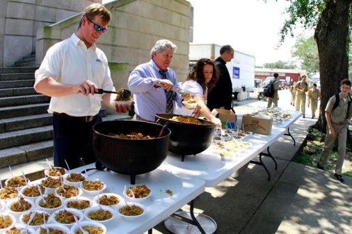 welcome-week-2013_jambalaya-wednesday_082813_01