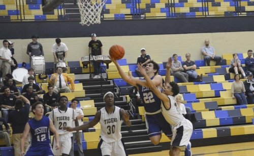 basketball_20160202_holycross_019