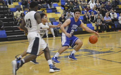 basketball_20160202_holycross_020