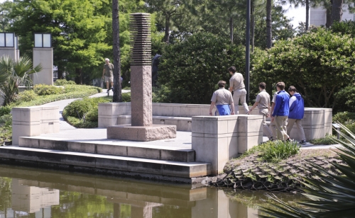 Junior-Class_20180427_Art-Field-Trip_088