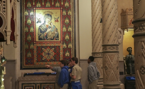 Junior-Class_20180427_Art-Field-Trip_326