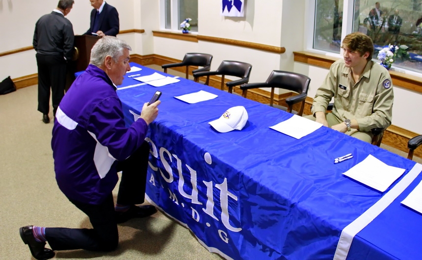 signing-day_robert-lobrano_foster-moreau_02042015_01