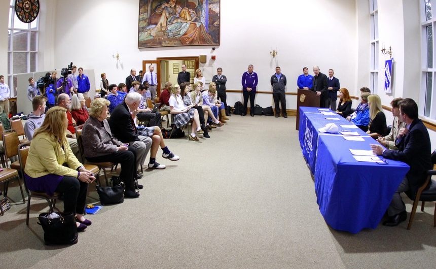 signing-day_robert-lobrano_foster-moreau_02042015_02