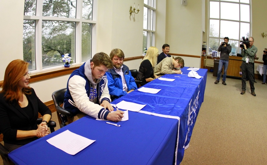 signing-day_robert-lobrano_foster-moreau_02042015_04