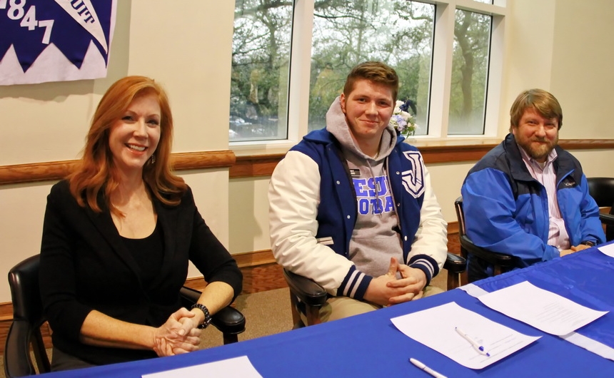 signing-day_robert-lobrano_foster-moreau_02042015_06