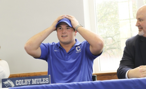 SigningDay_Football_20190206_072