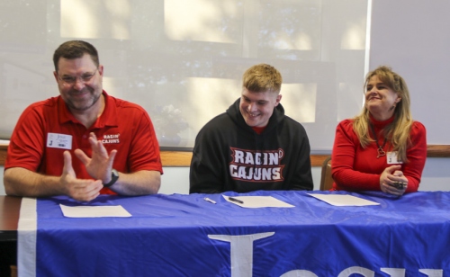 NCAA-Signing-Hazard_20191218_03