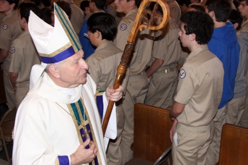13_mass_archbishop_20131002_recessional_0139