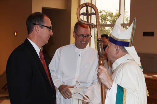 15_mass_archbishop_20131002_kernion_fitzgerald_aymond_0145