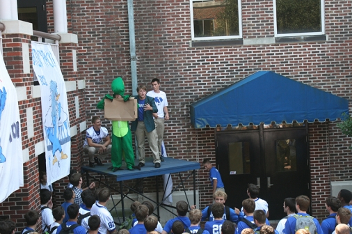 studentlife_lunchtimepeprally_20130913_004