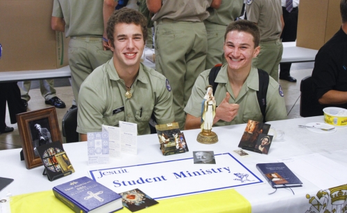 Student-Life_20160906_Rush-Days_004