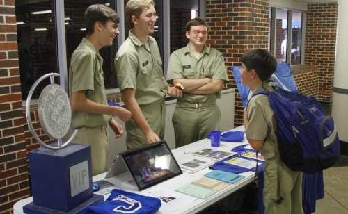 Student-Life_20160906_Rush-Days_009