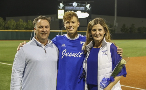 SENIOR-NIGHT_Soccer-vs-EJ_20200116_13