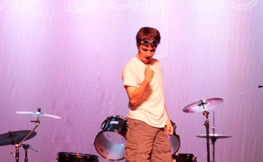 019_seniorweek_seniorday__20140502_406