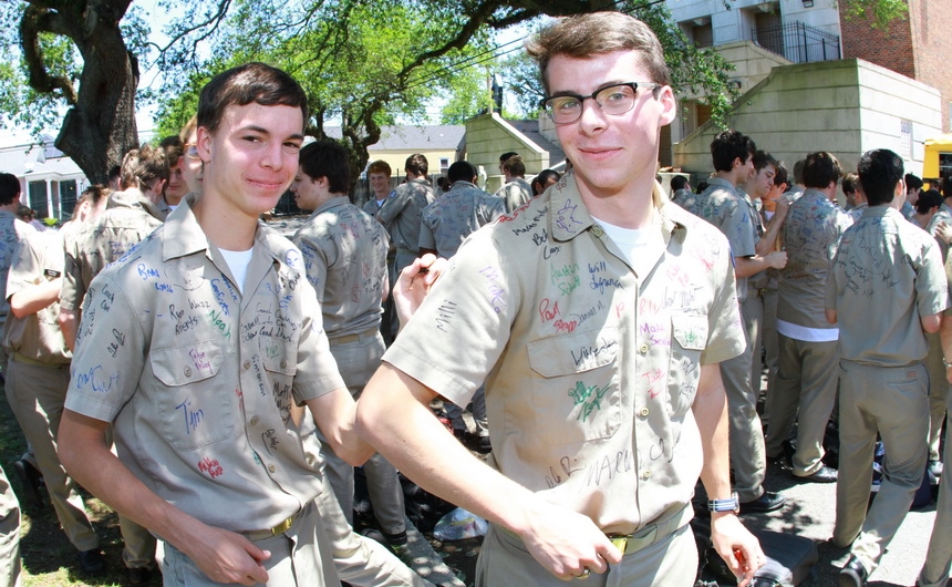 senior-week-2015_shirtsigning_04302015_29