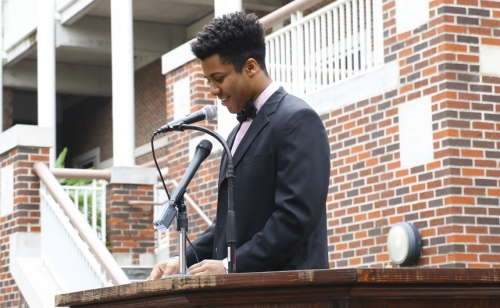 SeniorWeek_SeniorDay_20160429_MorningAssembly_FinalDismissal_037