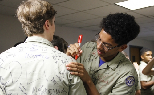 SeniorWeek_ThursdayLunch_20160428_028