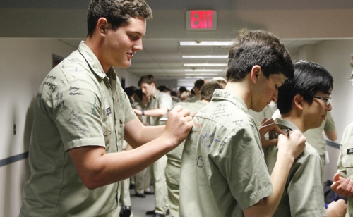 SeniorWeek_ThursdayLunch_20160428_121