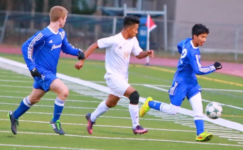 Soccer 2016-17_StPaulsTourney_JHS2vGraceKing1_12192016_01